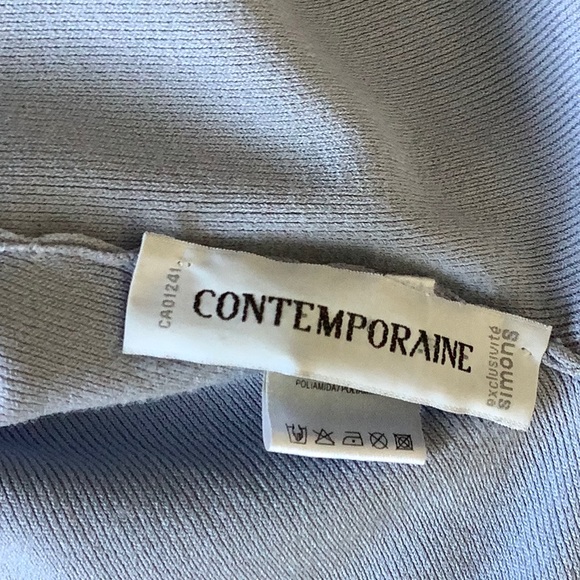 Light weight sweater with delicate beaded details - Picture 3 of 6